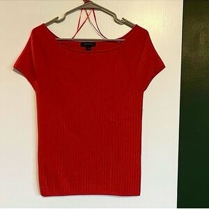 Ann Taylor red ribbed stretchy boatneck cap sleeve sweater top Size large